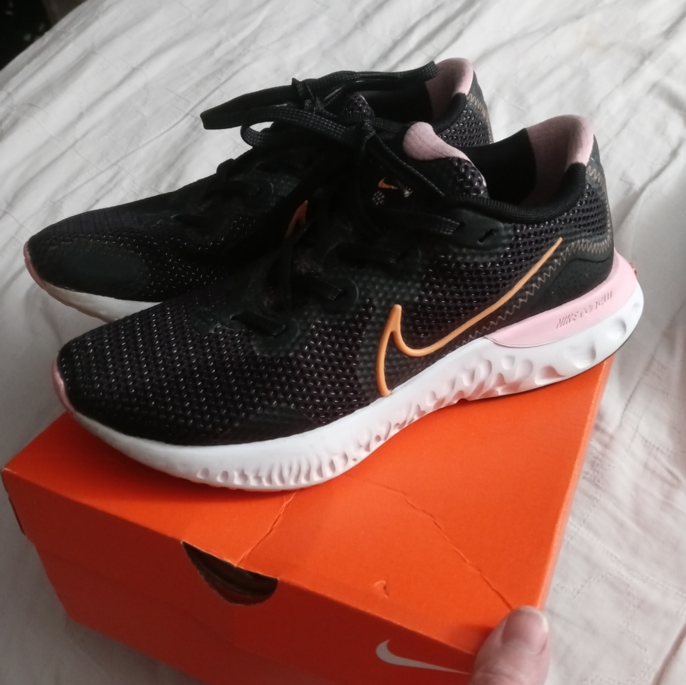 Nike renew. Size 7.5 women's
